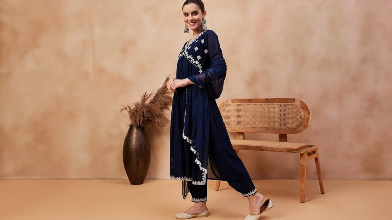 Discover Your Signature Kurta in Top-Notch Online Stores